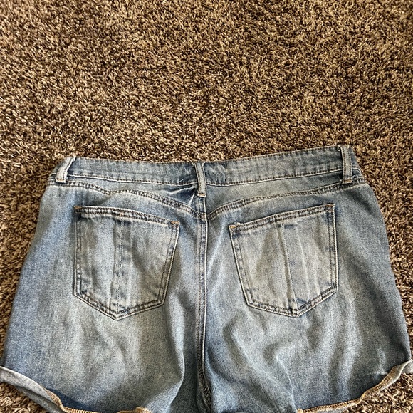 Jacks denim shorts distressed size 13 gently used smoke free home - Picture 2 of 3
